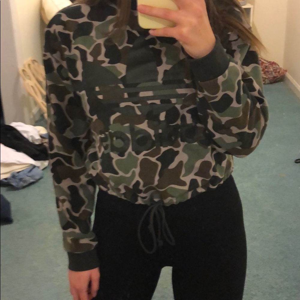 Adidas Camo Cropped sweatshirt